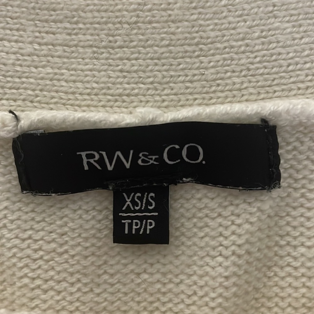 RW&CO. Knit Short Sleeve High-Low Hem Artsy Embroidered Sweater Size XS/S - Picture 4 of 4